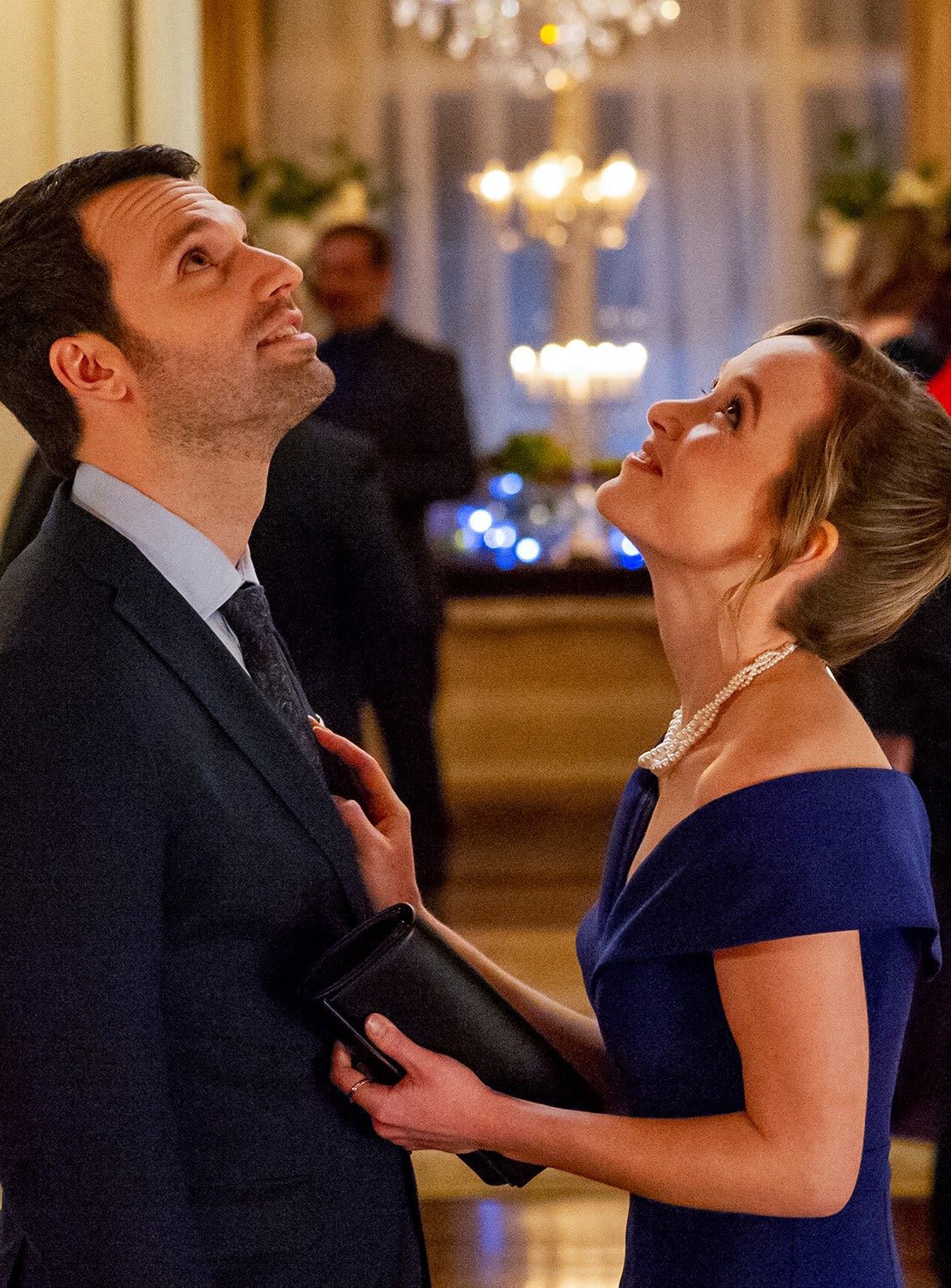 Mistletoe & Menorahs Review A Charming Interfaith Romance We