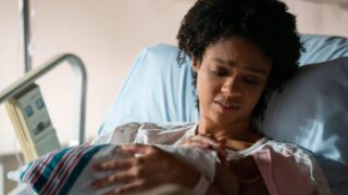 Mia and Pearl as a Baby - Little Fires Everywhere Season 1 Episode 6