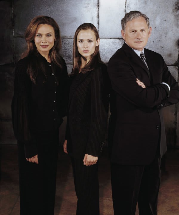 A family of spies on a mission - Alias