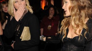  Kim Cattrall and Sarah Jessica Parker attend the premiere of 