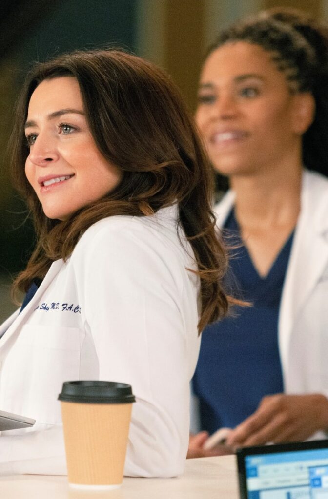 Gossiping Sisters -tall - Grey's Anatomy Season 18 Episode 10