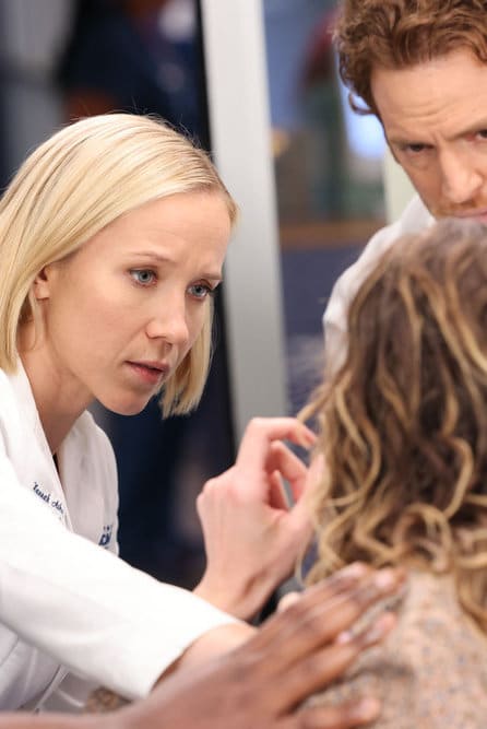 A Patient With ALS - Chicago Med Season 8 Episode 2