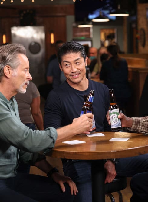 Hanging Out - Chicago Med Season 8 Episode 1