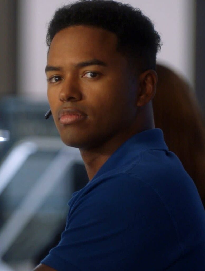 Noah Looks Worried - 9-1-1 Season 6 Episode 5
