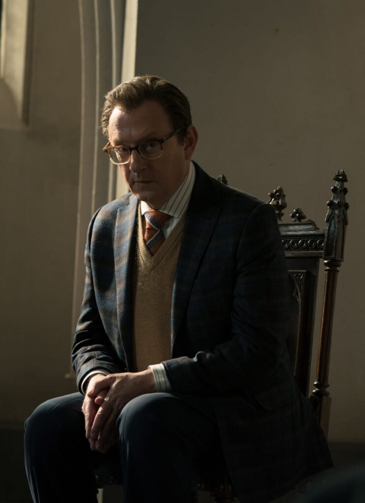 There's a Cockroach in the Church - Evil Season 3 Episode 5