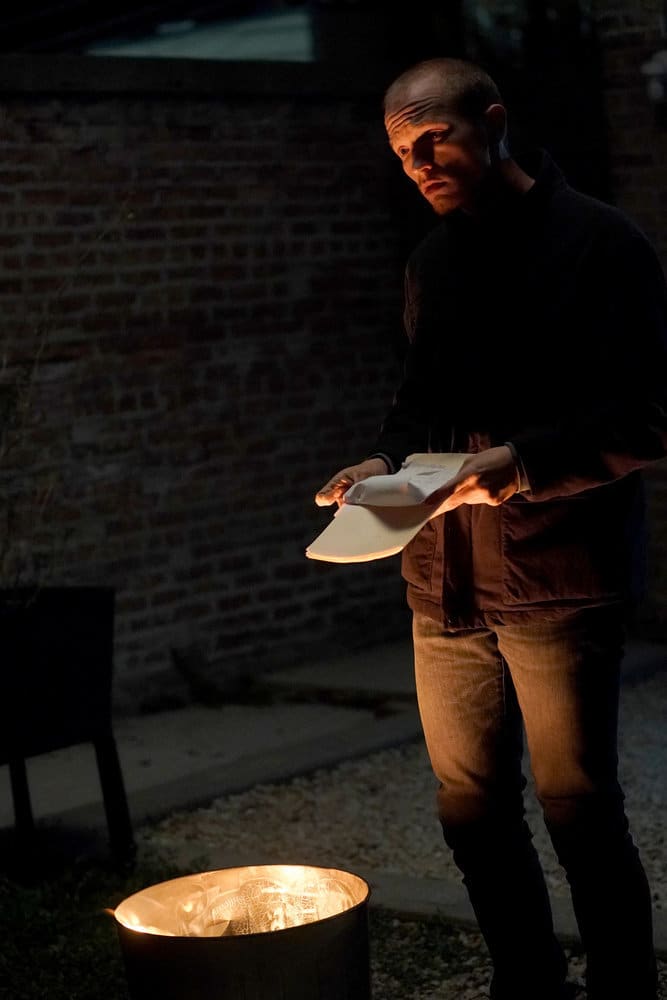 Burning Papers - Chicago PD Season 10 Episode 9