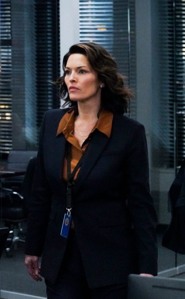 Giving Team's Protection - FBI Season 5 Episode 9