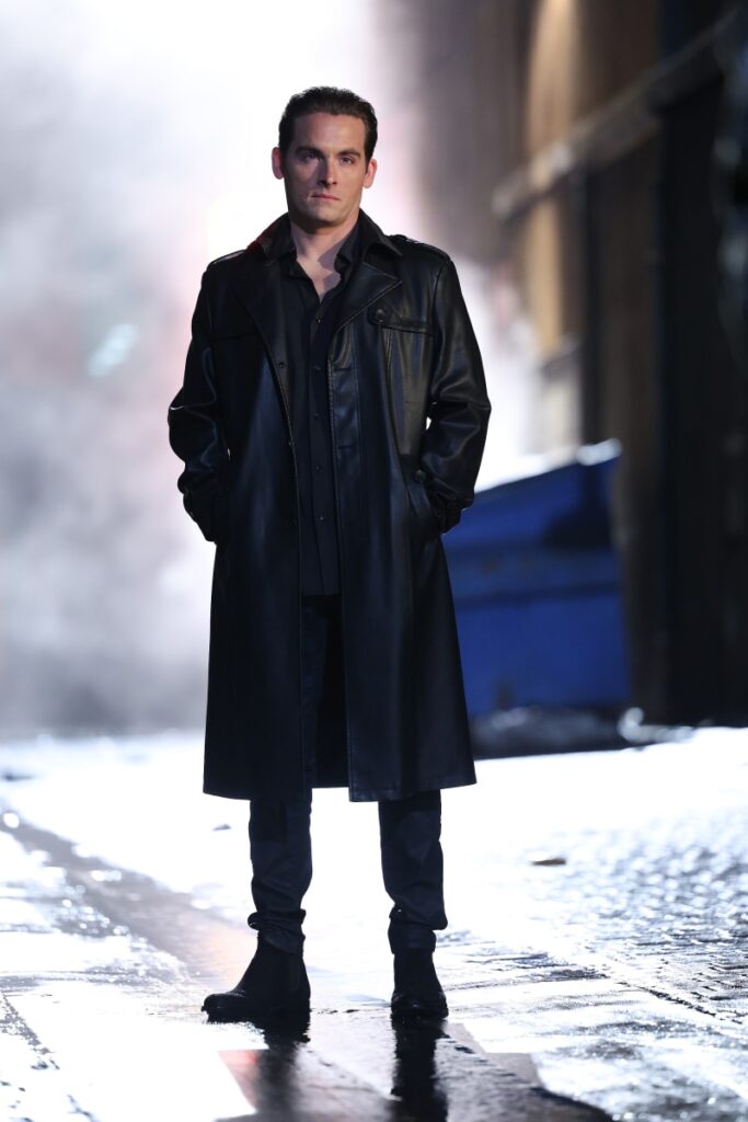 Brendon in Alley - The Rookie: Feds Season 1 Episode 12