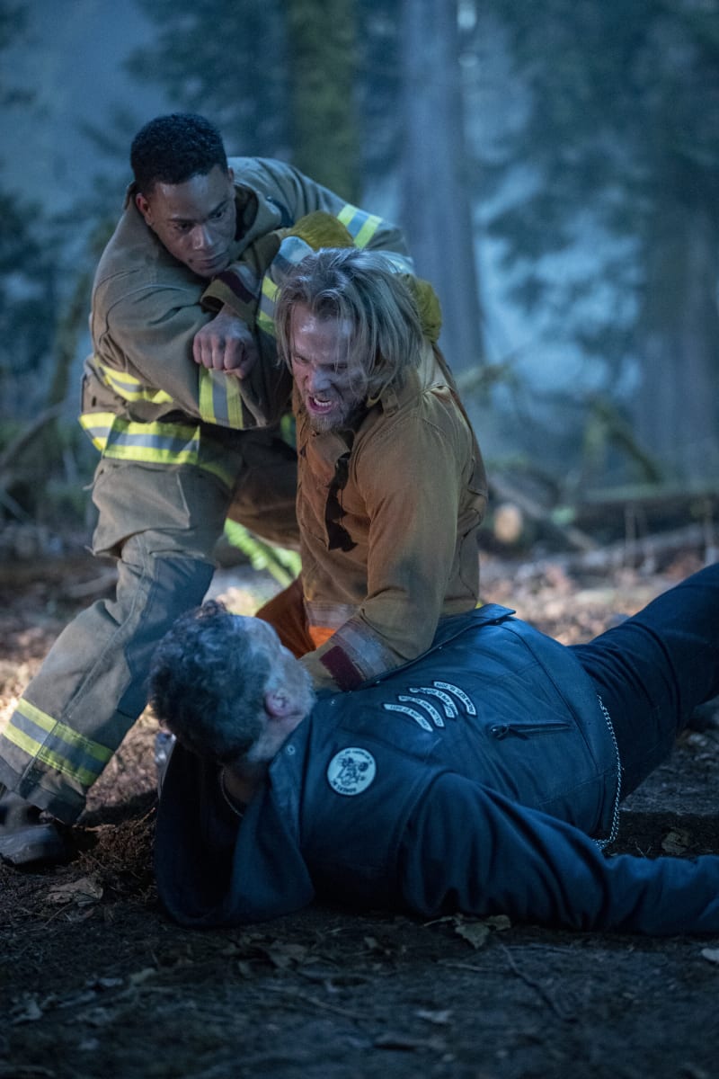 Jake Pulls Bode - Fire Country Season 1 Episode 11