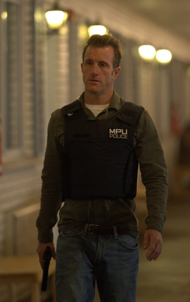 Jason's Strut -tall - Alert: Missing Persons Unit Season 1 Episode 2