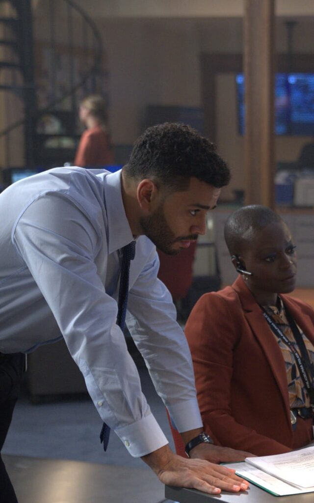 Mike and Kemi -tall  - Alert: Missing Persons Unit Season 1 Episode 1