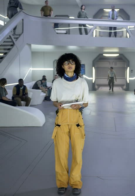 Alicia Nevins in Charge - The Ark Season 1 Episode 3