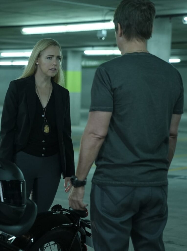 Feds in  Parking Garage -tall  - 9-1-1: Lone Star Season 4 Episode 3