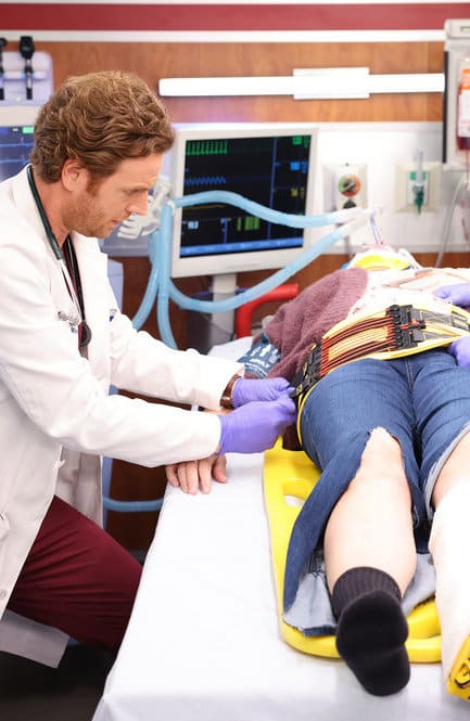 Will Works With Grace - Chicago Med Season 8 Episode 13