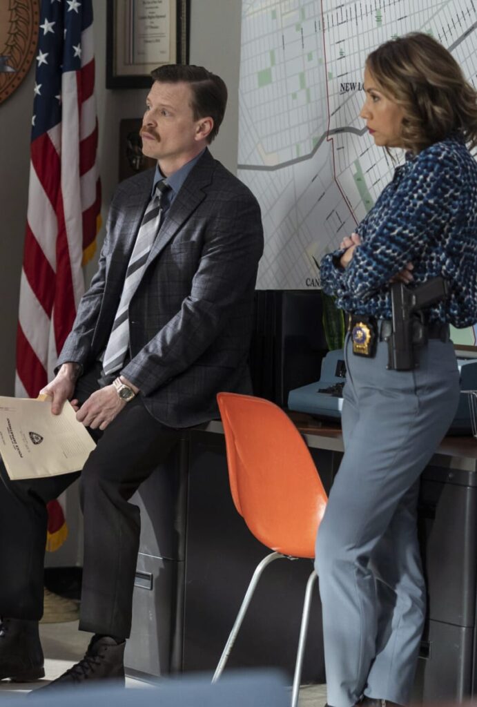 Turning to Quinlan - East New York Season 1 Episode 14