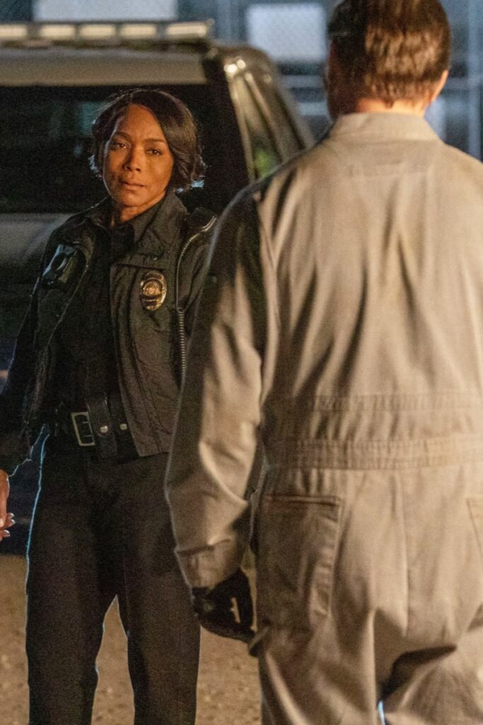 A Standoff - 9-1-1 Season 6 Episode 16