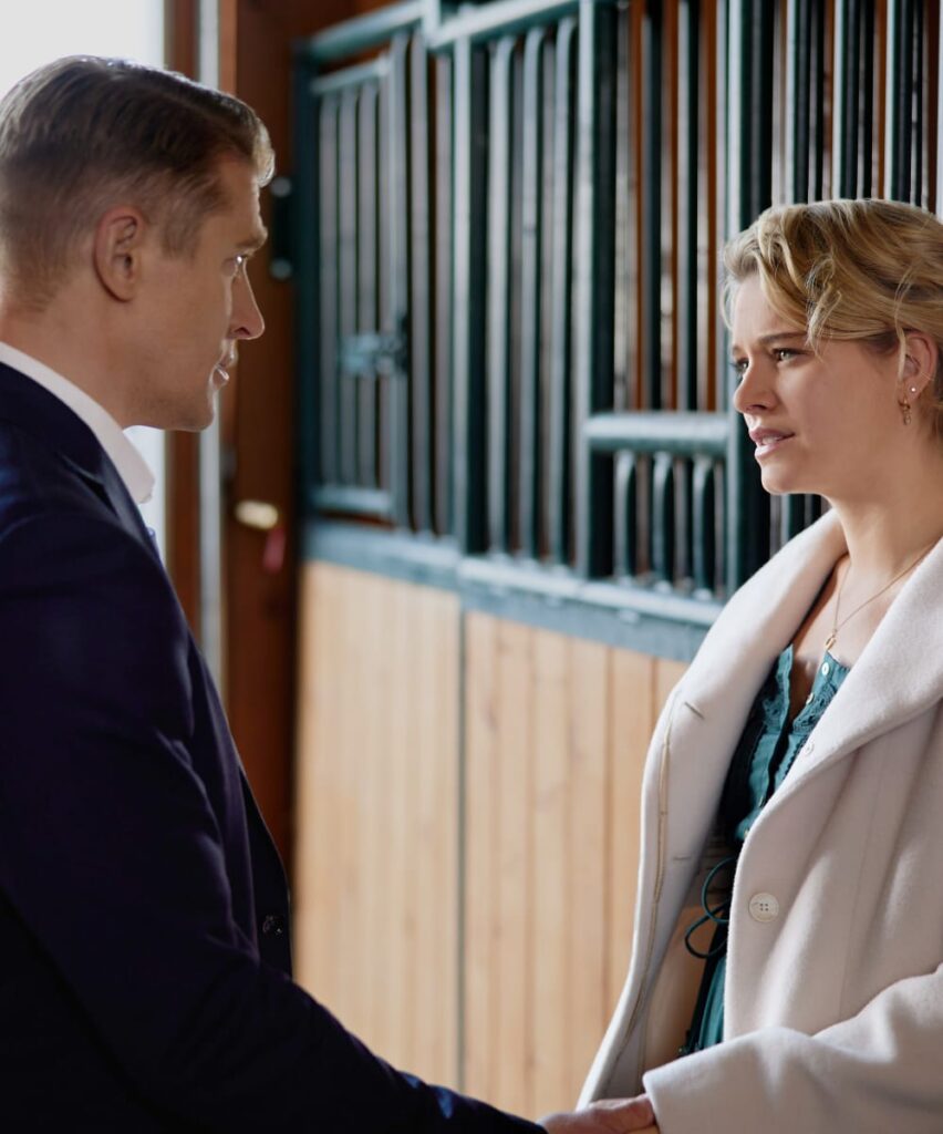 Caught in the Middle - Ride Season 1 Episode 8