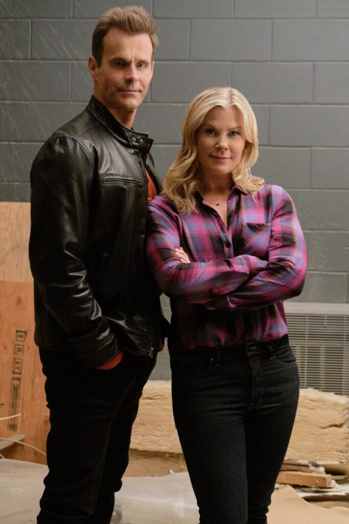 Mike and Hannah Solve Mysteries Together