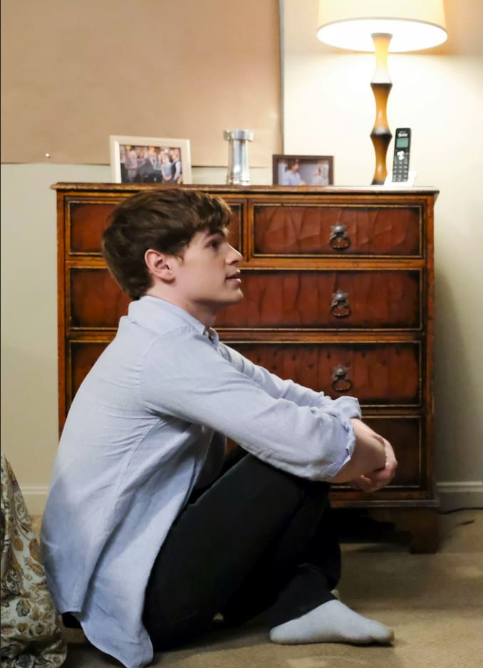 Rusty Sitting Vertical - Major Crimes
