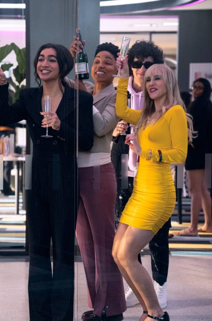 Glasses Up - Glamorous Season 1