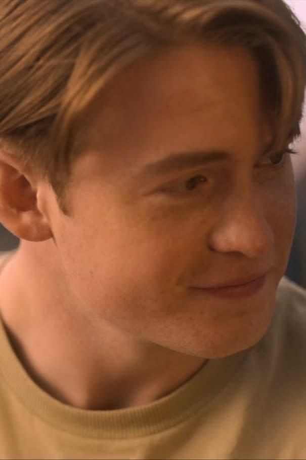 Nick in Paris - Heartstopper Season 2 Episode 6