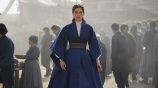 Moiraine Dressed in Blue