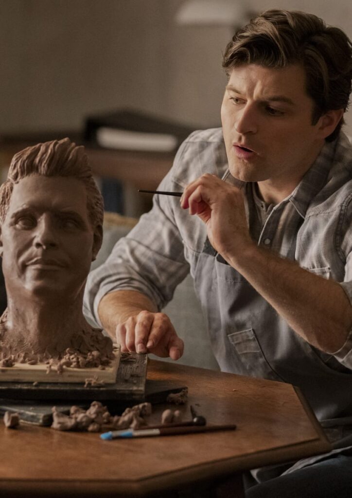 Sculpting the Bestie - tall - Upload Season 3 Episode 1