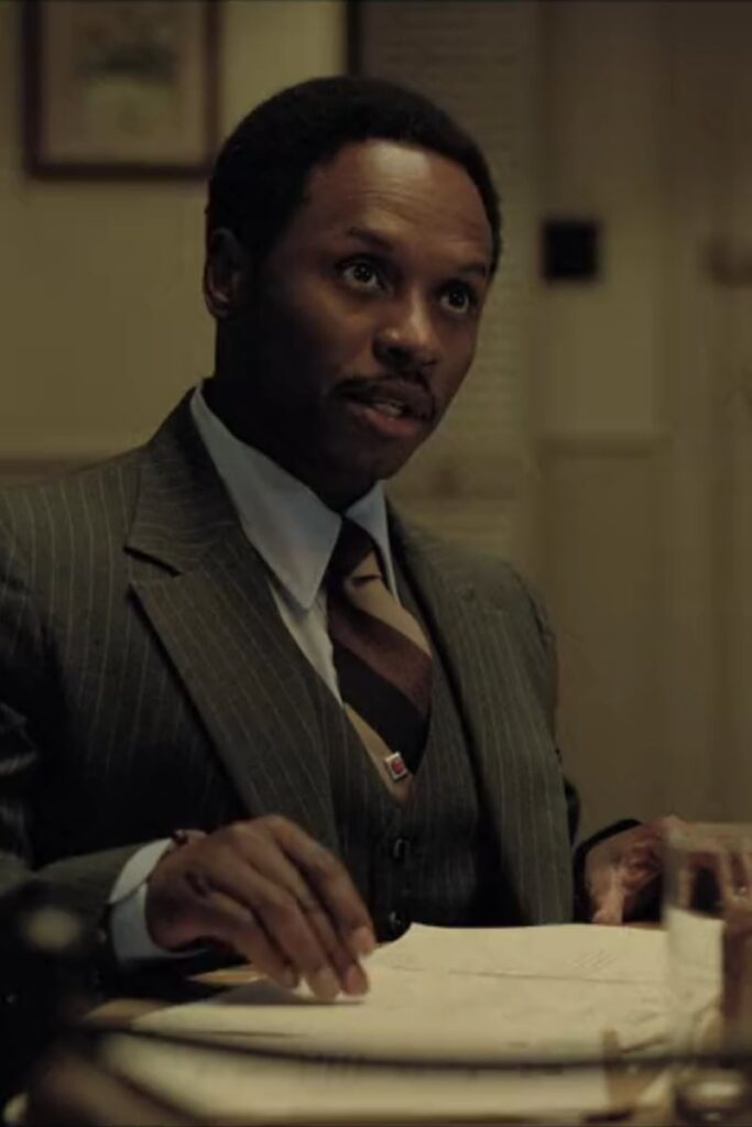 This Your Signature? - The Fall of the House of Usher Season 1 Episode 4