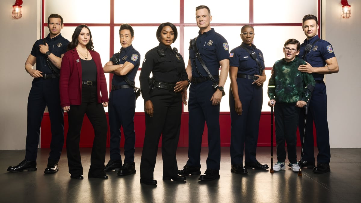 9-1-1 Season 7 Cast Photo