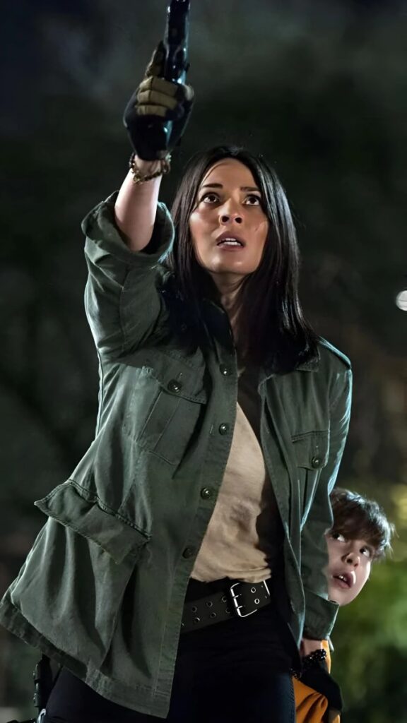 Casey Brackett - Olivia Munn - The Predator - 2018
