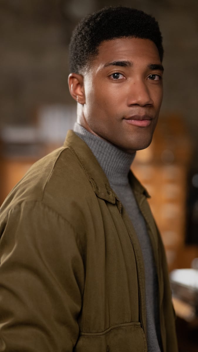 Carter Redwood as Special Agent Andre Raines - FBI: International