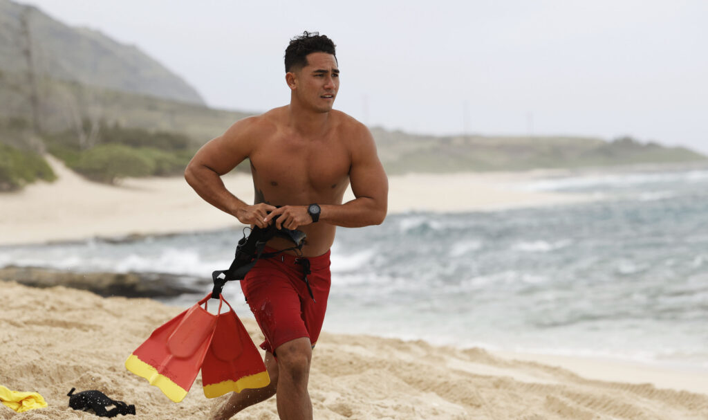 Laka heads out to make a rescue during Rescue HI-Surf Season 1 Episode 6.