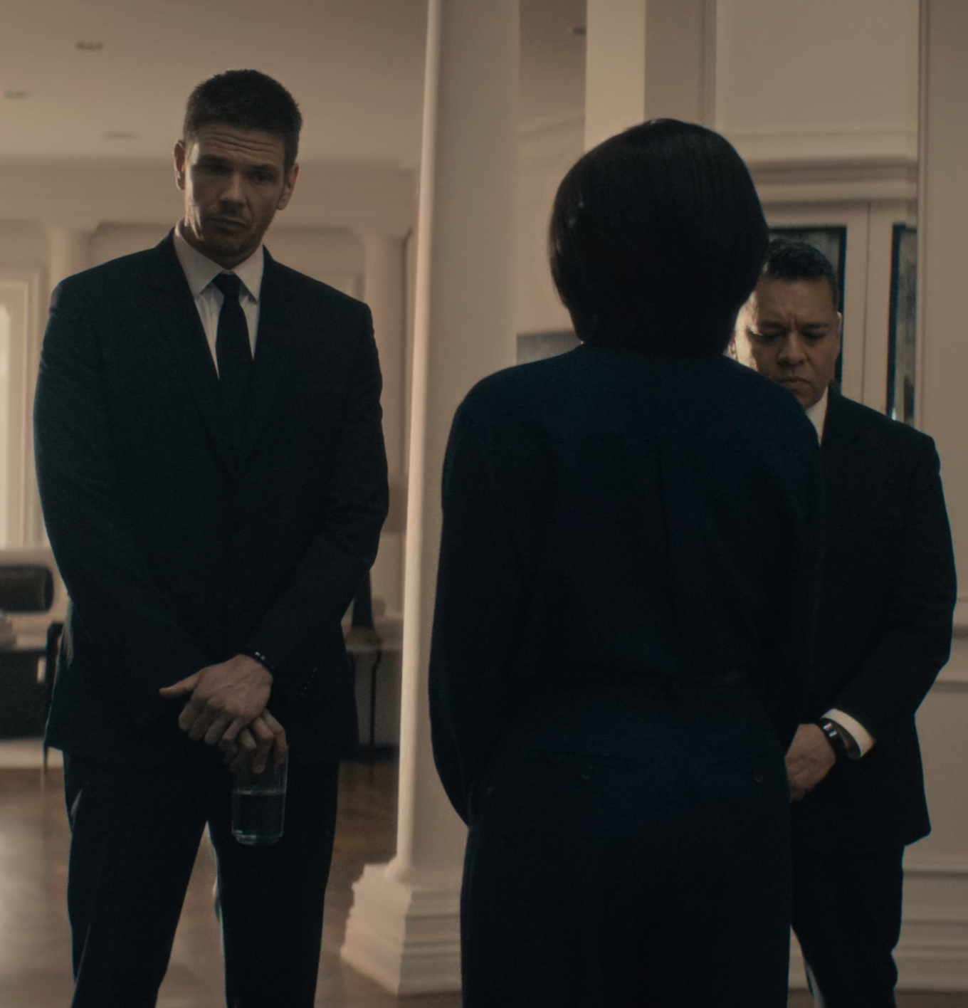 Paradise Season 1 Episode 3 mengubah segalanya tentang misteri.