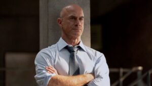 Stabler stands with his arms crossed on Law & Order: Organized Crime