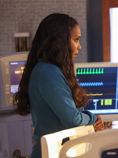 Maggie and Alea's heart-to-heart on Chicago Med Season 10 Episode 22