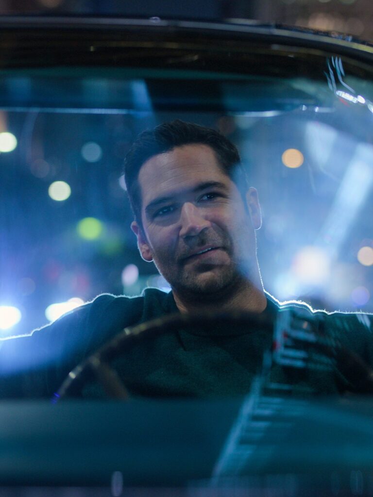 Manuel Garcia-Rulfo as Mickey Haller in episode 310 of The Lincoln Lawyer