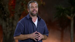 the challenge host tj lavin during season 40 elimination