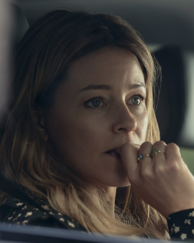 Nicky, Elizabeth Banks - The Better Sister