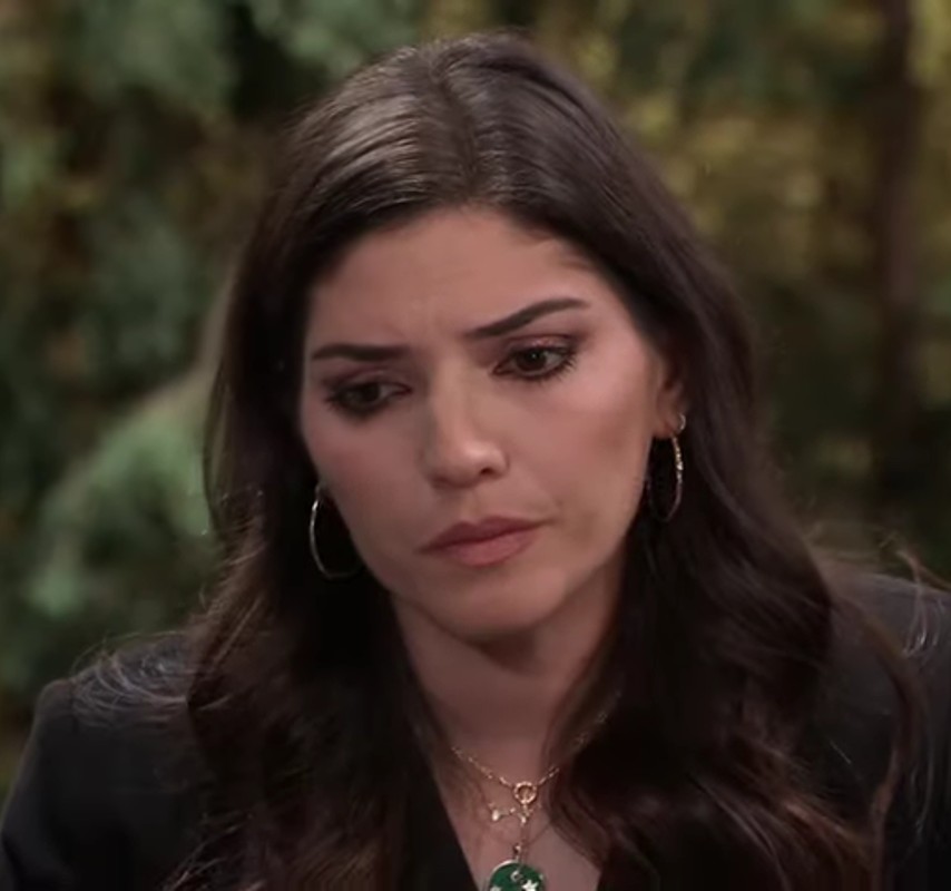 Amanda Setton displaying Brook Lynn's sorrow