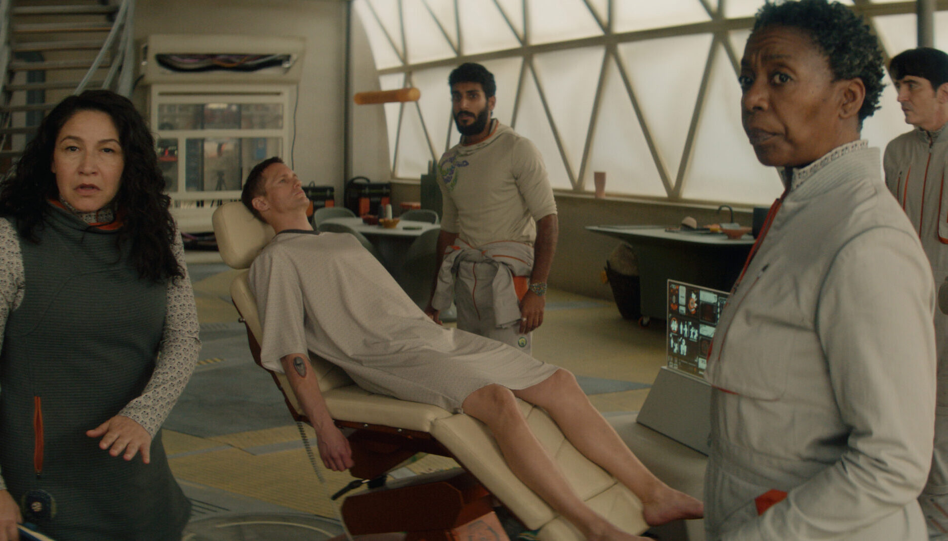 Tamara Podemski, Alexander Skarsgård, Akshay Khanna, Noma Dumezweni, David Dastmalchian and Sabrina Wu in Murderbot.