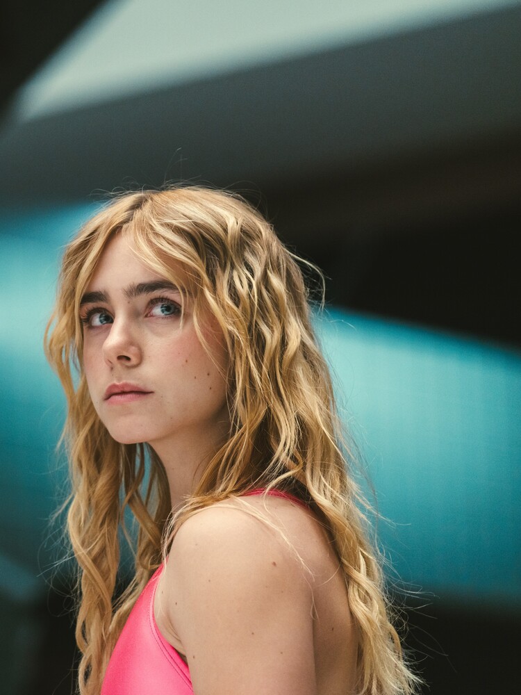 Clara Galle as Amaia Olaberria in episode 04 of OLYMPO