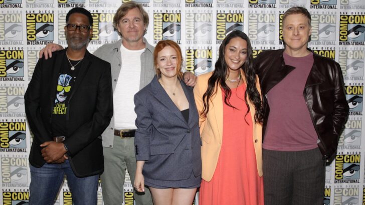 Resident Alien Creator Chris Sheridan on the Series Finale, Harry’s Humanity, and What Could Come Next