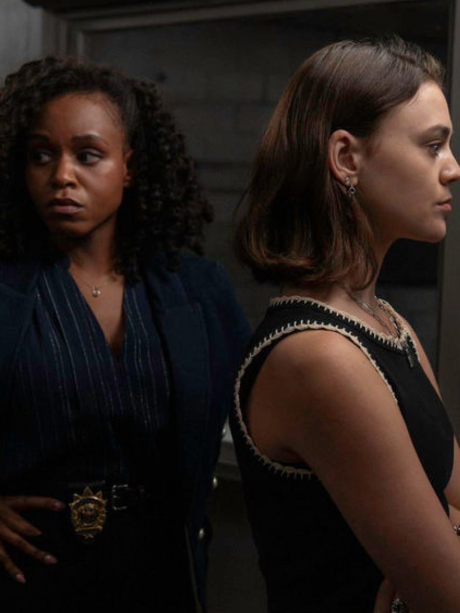 Curry and a witness at a lineup on Law & Order: SVU Season 27 Episode 3