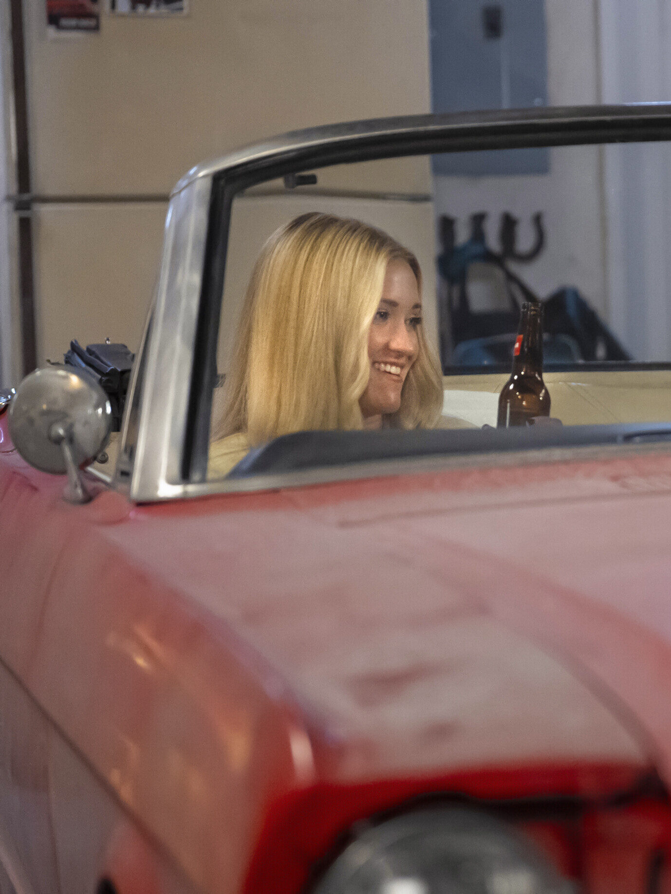 Mandy and Jim sit in the Mustang on Georgie & Mandy's First Marriage Season 2 Episode 1