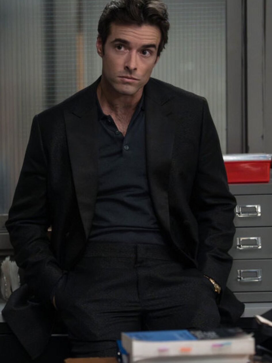 Introducing Detective Jake Griffin, who looks overworked, on Law & Order: SVU Season 27 Episode 2