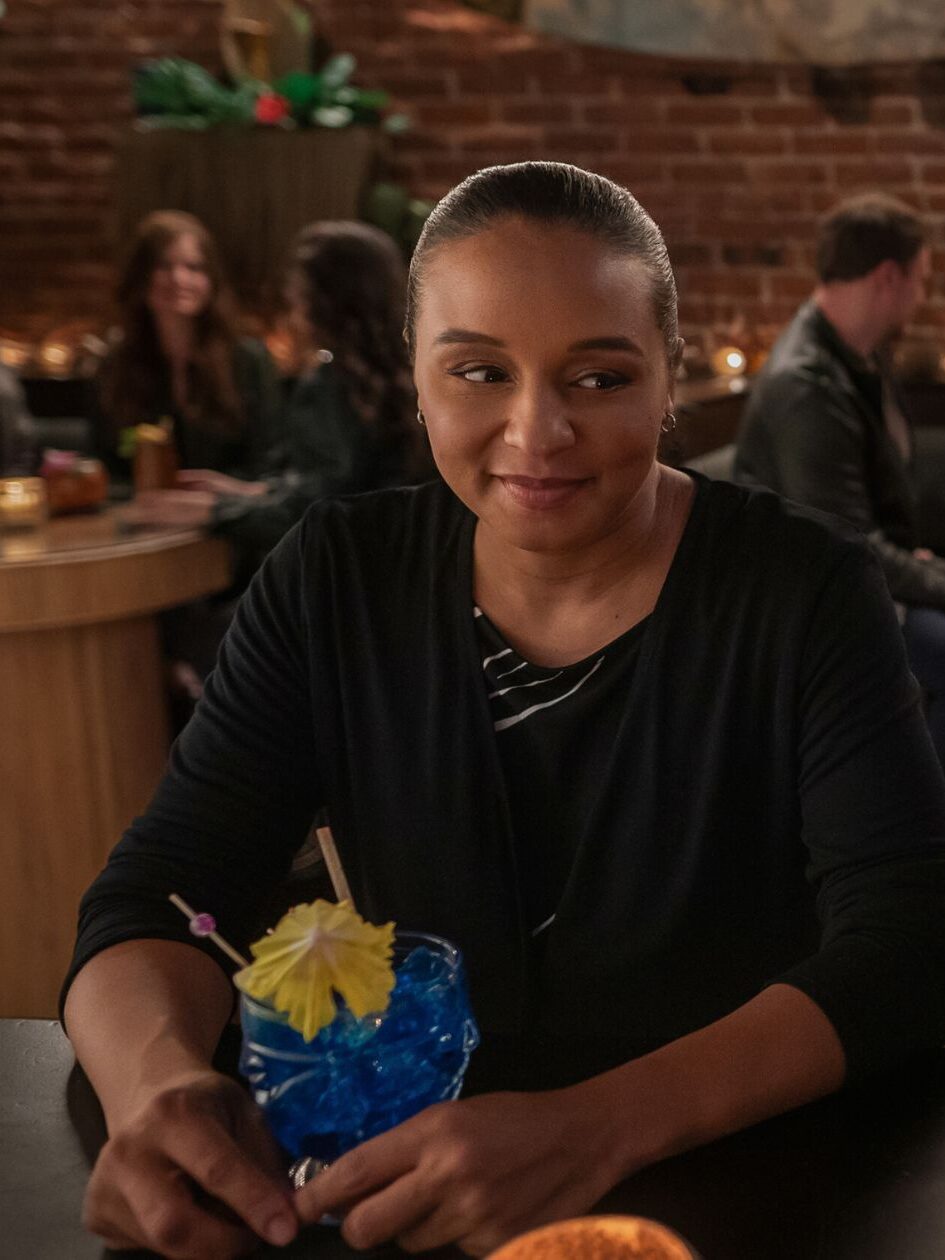 Kaya and Elsbeth have drinks on Elsbeth Season 3 Episode 3