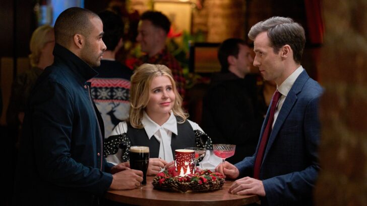 Twelve Dates Til Christmas: Tis the Season for Red Flags