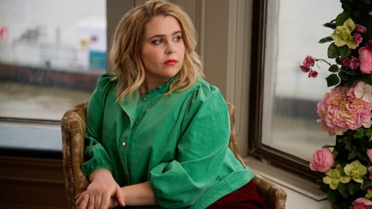 Mae Whitman Talks Self-Love, Big Feelings, and the Joy of Jumping Back Into the Spotlight in Twelve Dates ‘Til Christmas