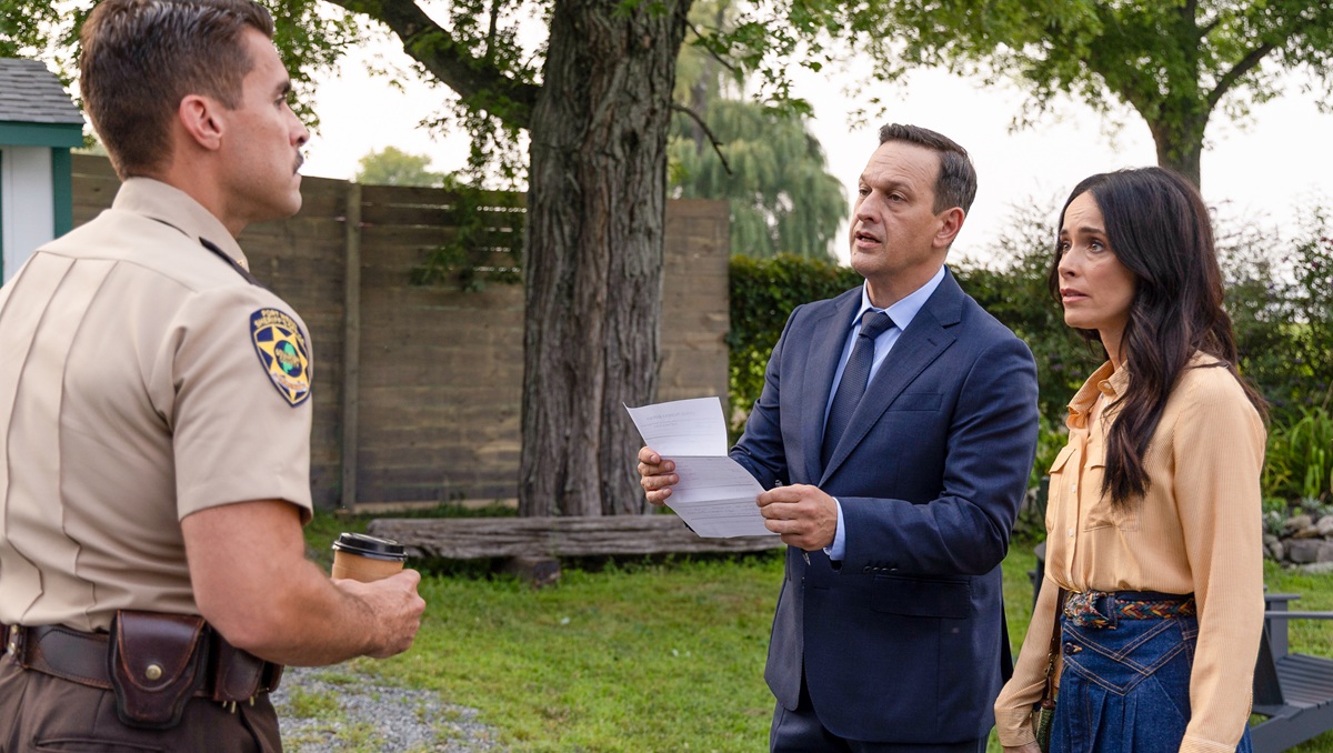 Best Medicine’s Josh Segarra & Abigail Spencer on the Magic of Port Wenn and Comfort TV