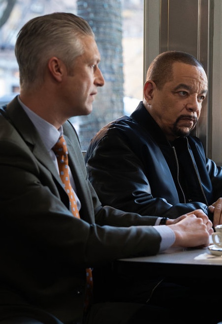 Carisi and Fin in a lunch meeting on Law & Order: SVU Season 27 Episode 12